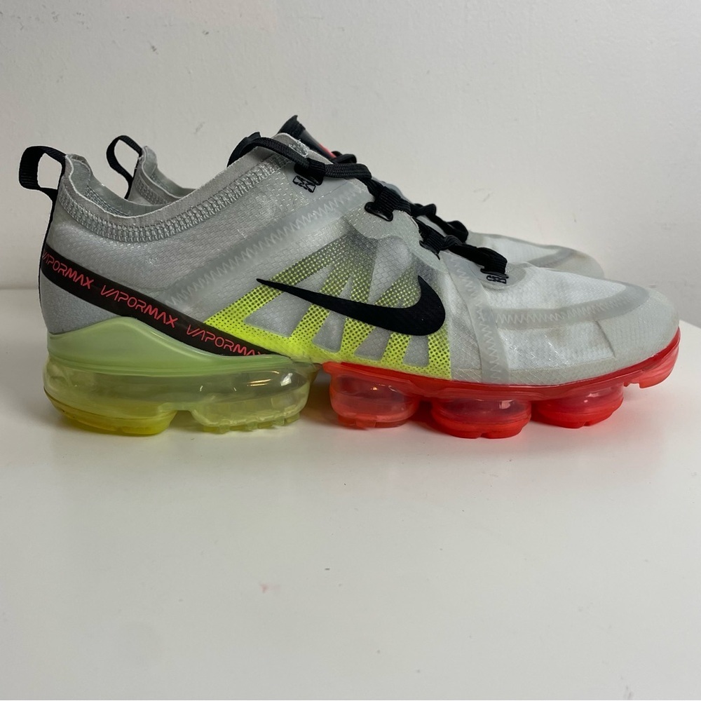 Nike Air VaporMax 2019 Shoes Mens Size 12 Vast Grey Volt Hot Punch AR6631-007